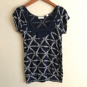 Kimchi Blue lattice blue patterned top